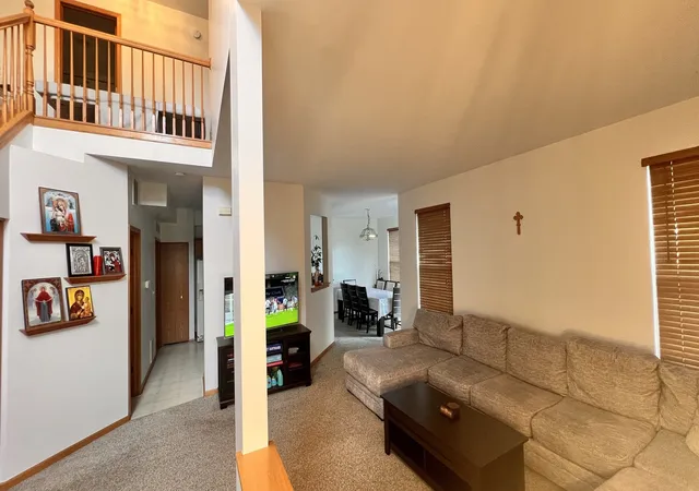 Photo 4 of Townhouse for sale at 296 Whitfield Dr #A, Sugar Grove, IL 60554 | MLS# 12784497 | Listing updated on 2026-10-20