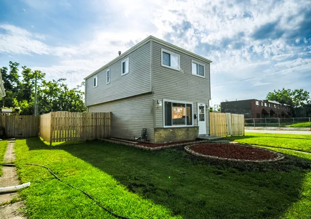 Photo 2 of Single family home for sale at 17089 Crane Ave, Hazel Crest, IL 60429 | MLS# 12784500 | Listing updated on 2026-10-20