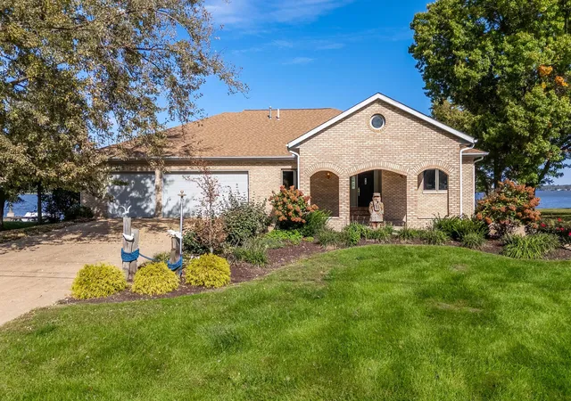 Photo 3 of Single family home for sale at 1415 1st Avenue, Rapids City, IL 61278 | MLS# 12784513 | Listing updated on 2026-10-21