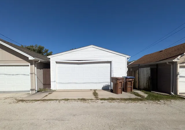Photo 13 of Single family home for sale at 7313 W 58th Place, Summit, IL 60501 | MLS# 12784530 | Listing updated on 2026-10-20