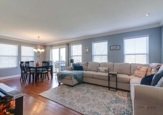 Photo 3 of Townhouse for sale at 680 Acadia Cir, Crystal Lake, IL 60014 | MLS# 12784534 | Listing updated on 2026-10-21
