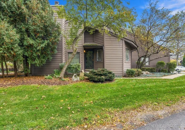 Photo 1 of Townhouse for sale at 110 Elmtree Ct, St. Charles, IL 60174 | MLS# 12784539 | Listing updated on 2026-10-21