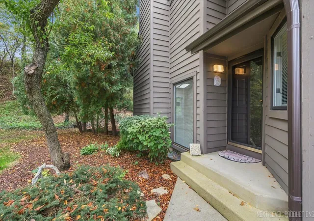 Photo 2 of Townhouse for sale at 110 Elmtree Ct, St. Charles, IL 60174 | MLS# 12784539 | Listing updated on 2026-10-21