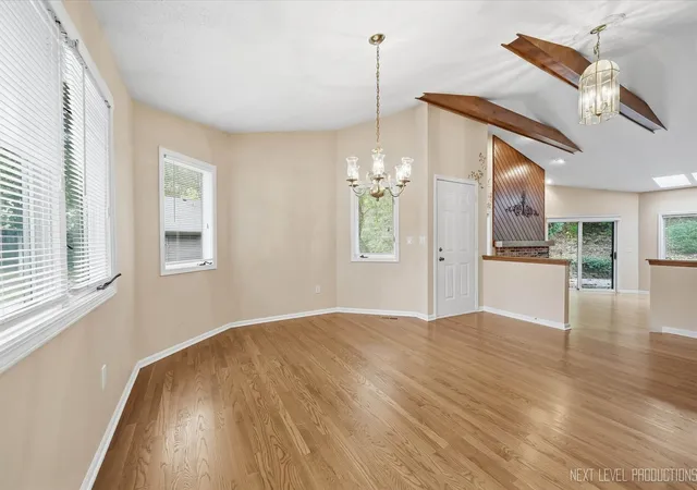 Photo 4 of Townhouse for sale at 110 Elmtree Ct, St. Charles, IL 60174 | MLS# 12784539 | Listing updated on 2026-10-21