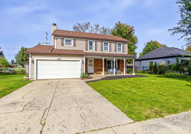 Photo 2 of Single family home for sale at 2001 Sapphire Ln, Aurora, IL 60506 | MLS# 12784541 | Listing updated on 2026-10-20