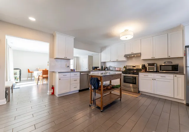 Photo 3 of Single family home for sale at 1700 N Linden Ave, Waukegan, IL 60085 | MLS# 12784547 | Listing updated on 2026-10-27