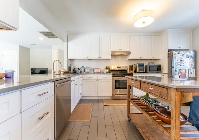 Photo 4 of Single family home for sale at 1700 N Linden Ave, Waukegan, IL 60085 | MLS# 12784547 | Listing updated on 2026-10-27