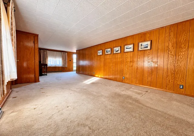 Photo 3 of Single family home for sale at 1423 W Jefferson St, Ottawa, IL 61350 | MLS# 12784550 | Listing updated on 2026-10-20