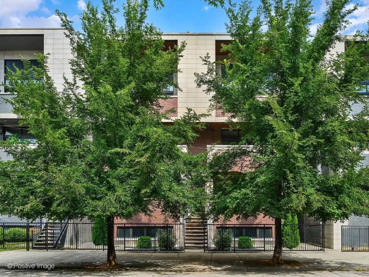 Listing Photo 1 - Condo for sale in 1224 W Ohio St located at 1224 W Ohio St, Chicago, IL 60642 - Unit #3E