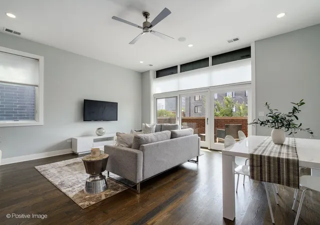 Listing Photo 3 - Condo for sale in building located at 1224 W Ohio St, Chicago, IL 60642 - Unit #3E