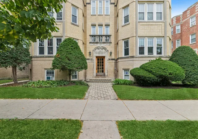 Condo for sale at 6436 N Damen Ave #3N, Chicago, IL 60645 | MLS# 12784562