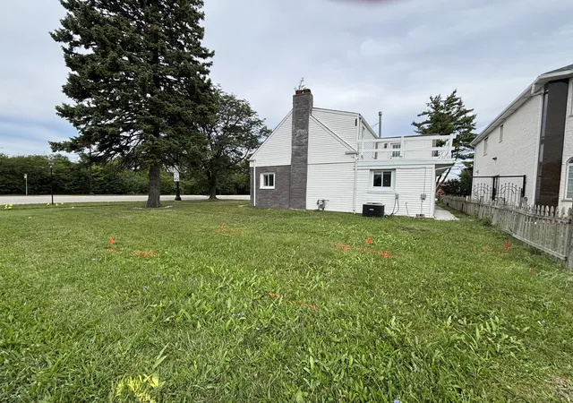 Photo 3 of Single family home for sale at 7001 N Cicero Ave, Lincolnwood, IL 60712 | MLS# 12784574 | Listing updated on 2026-10-21