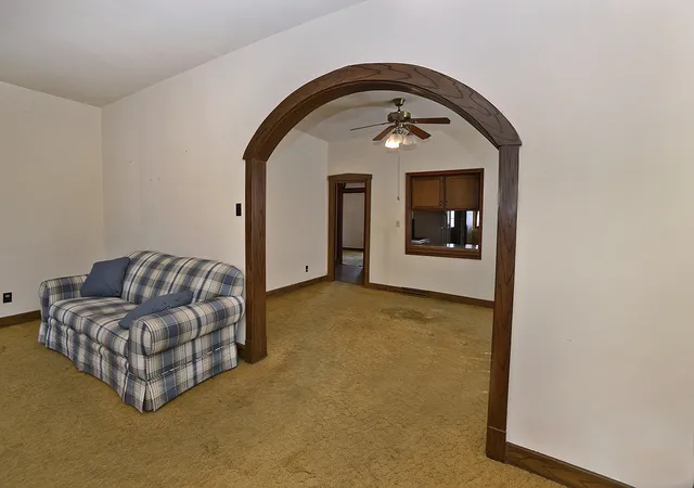 Photo 3 of Single family home for sale at 812 Poplar St, Ottawa, IL 61350 | MLS# 12784591 | Listing updated on 2026-10-21