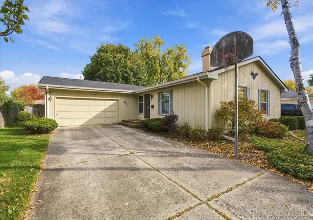 Single family home for sale at 771 Duncan Dr, Aurora, IL 60506 | MLS# 12784604