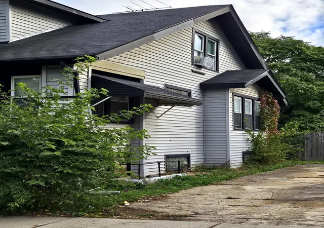 Photo 2 of Single family home for sale at 10321 S Lowe Ave, Chicago, IL 60628 | MLS# 12784614 | Listing updated on 2026-10-22