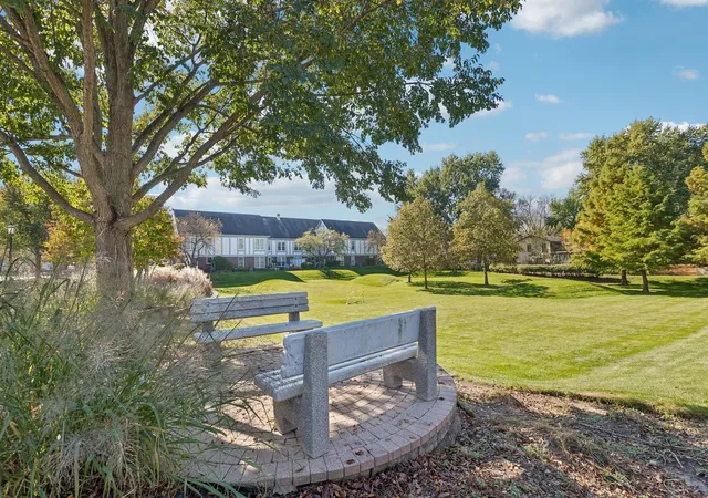 Listing Photo 5 - Condo for sale in building located at 781 Garfield Ave, Libertyville, IL 60048 - Unit #B
