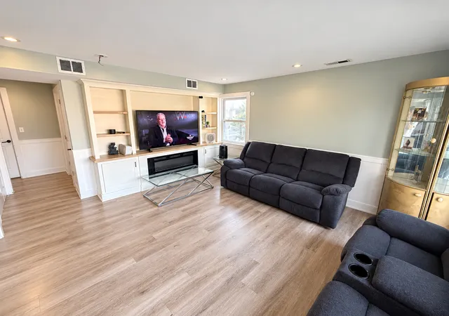 Photo 3 of Single family home for sale at 14626 Dorchester Ave, Dolton, IL 60419 | MLS# 12784647 | Listing updated on 2026-10-20