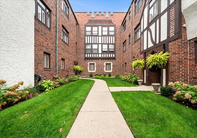 Photo 1 of Condo for sale at 1097 Merrill St #G2, Winnetka, IL 60093 | MLS# 12784655 | Listing updated on 2026-10-22