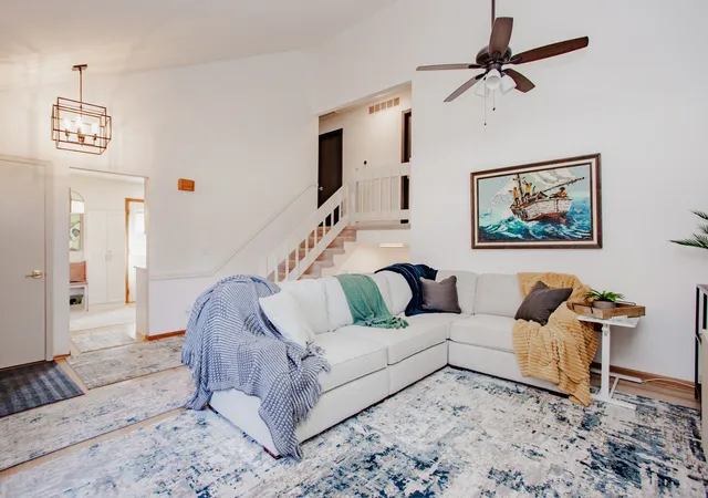 Photo 3 of Single family home for sale at 1043 Plum Tree Dr, Crystal Lake, IL 60014 | MLS# 12784692 | Listing updated on 2026-10-23