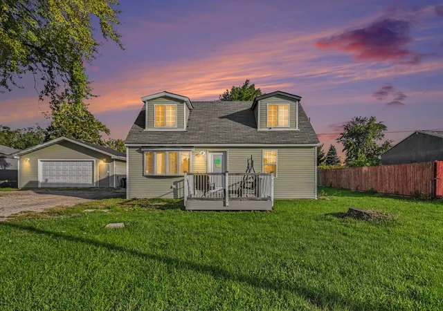 Photo 2 of Single family home for sale at 7900 W 71st Street, Bridgeview, IL 60455 | MLS# 12784696 | Listing updated on 2026-10-20