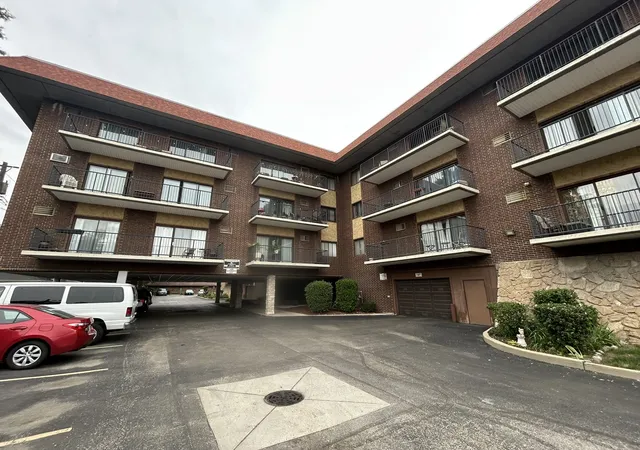 Listing Photo 4 - Condo for sale in building located at 9540 Mayfield Ave, Oak Lawn, IL 60453 - Unit #S113