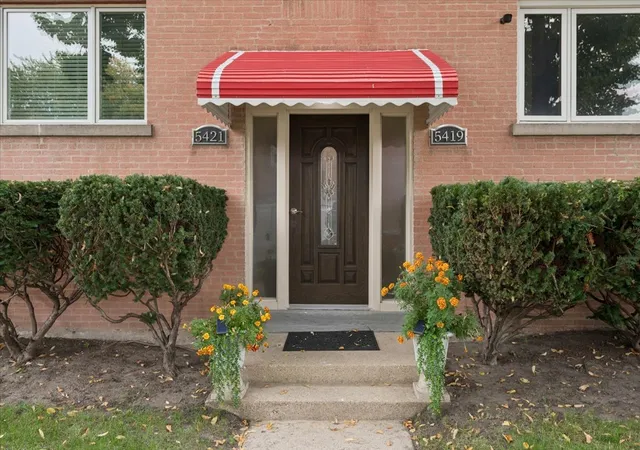 Photo 1 of Condo for sale at 5421 N Washtenaw Ave #2N, Chicago, IL 60625 | MLS# 12784722 | Listing updated on 2026-10-14