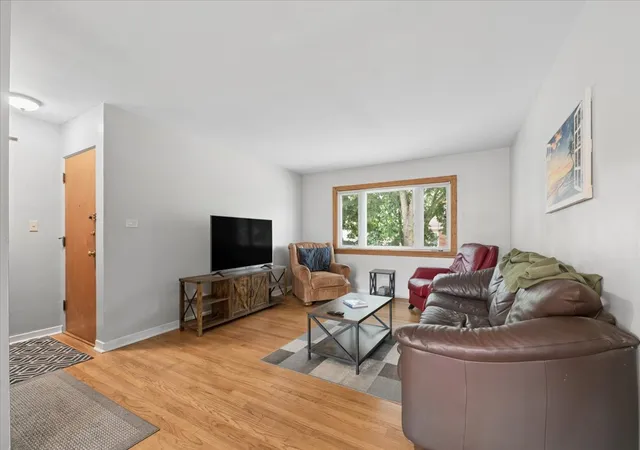 Photo 2 of Condo for sale at 5421 N Washtenaw Ave #2N, Chicago, IL 60625 | MLS# 12784722 | Listing updated on 2026-10-14