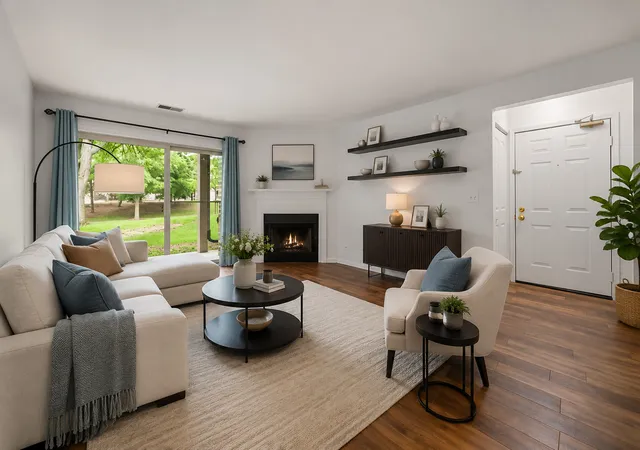 Listing Photo 3 - Condo for sale in building located at 204 Glengarry Dr, Bloomingdale, IL 60108 - Unit #102