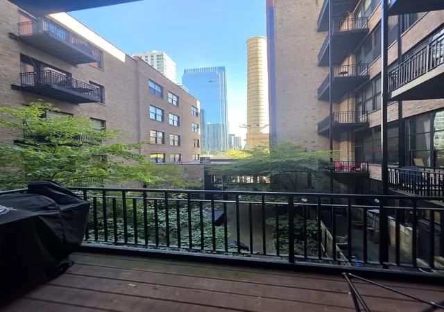 Photo 3 of Condo for sale at 226 N Clinton St #225, Chicago, IL 60661 | MLS# 12784728 | Listing updated on 2026-10-20