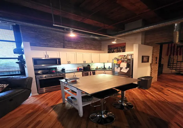 Photo 4 of Condo for sale at 226 N Clinton St #225, Chicago, IL 60661 | MLS# 12784728 | Listing updated on 2026-10-20