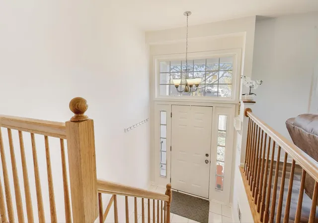 Photo 4 of Townhouse for sale at 1612 Fox Run Dr, Arlington Heights, IL 60004 | MLS# 12784734 | Listing updated on 2026-10-21