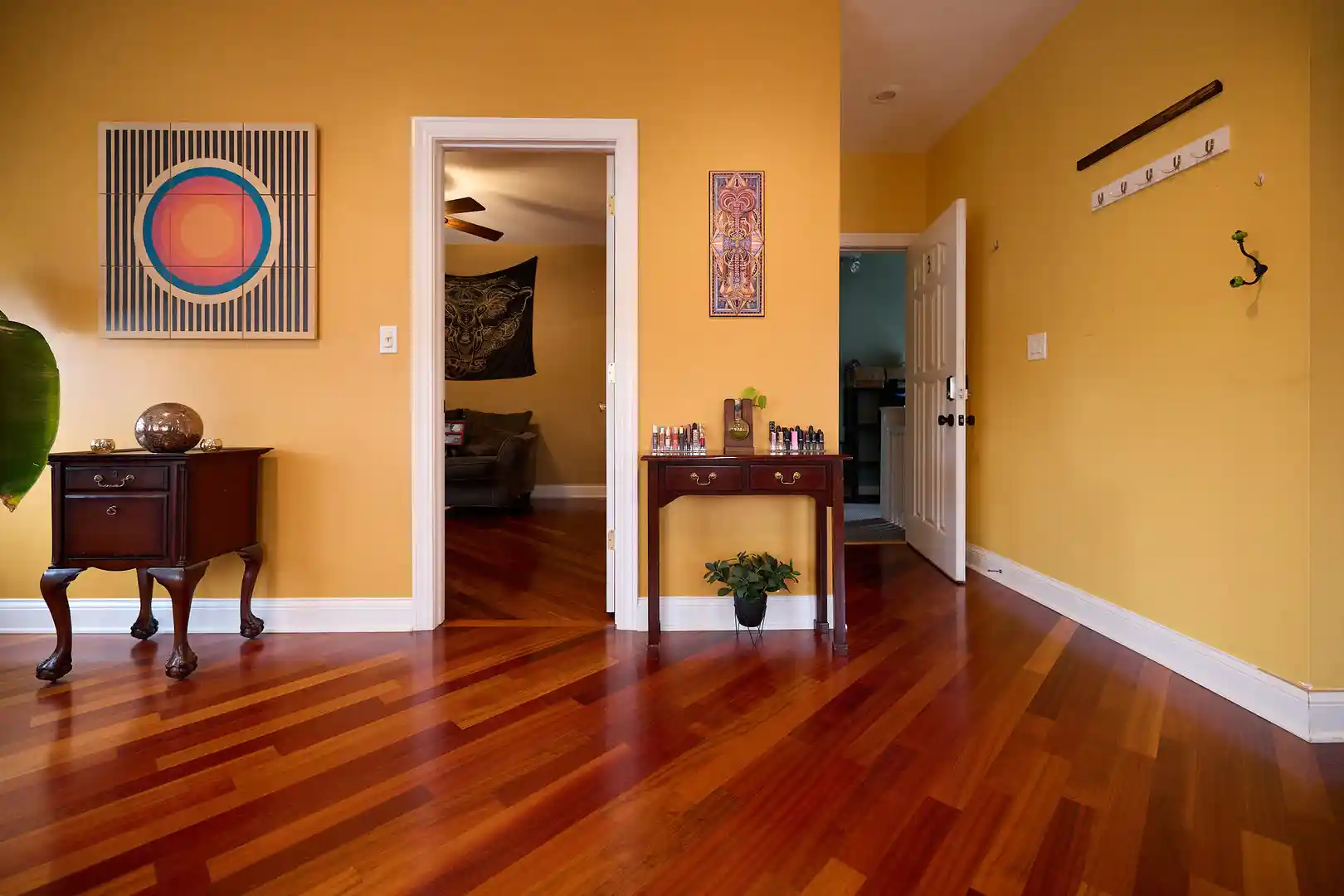 Listing Photo 2 - Condo for sale in 5124 W Irving Park Rd located at 5124 W Irving Park Rd, Chicago, IL 60641 - Unit 5124 W Irving Park Rd