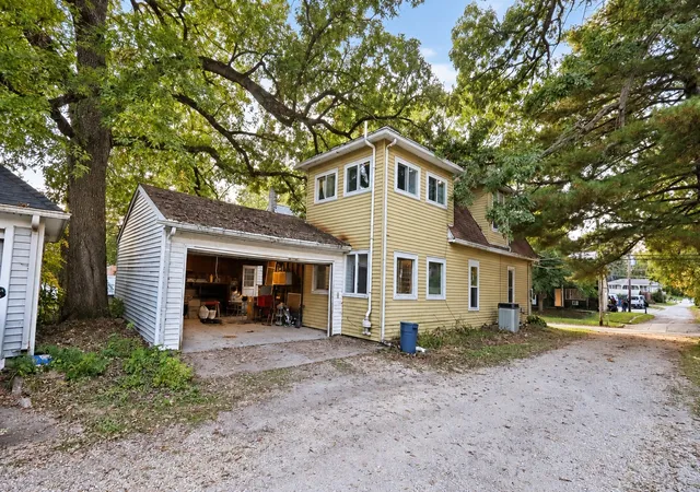 Photo 2 of Single family home for sale at 506 N Genesee St, Morrison, IL 61270 | MLS# 12784784 | Listing updated on 2026-10-20