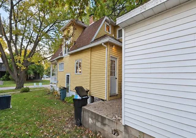Photo 3 of Single family home for sale at 506 N Genesee St, Morrison, IL 61270 | MLS# 12784784 | Listing updated on 2026-10-20