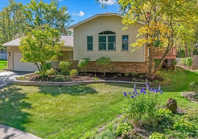 Single family home for sale at 1017 Londonberry Ct, Bolingbrook, IL 60440 | MLS# 12784785