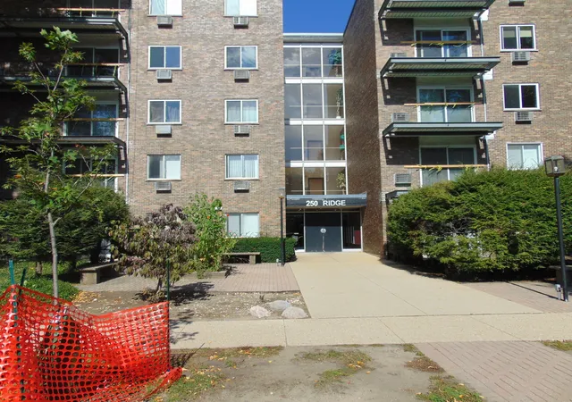 Condo for sale at 250 Ridge Ave #3D, Evanston, IL 60202 | MLS# 12784798