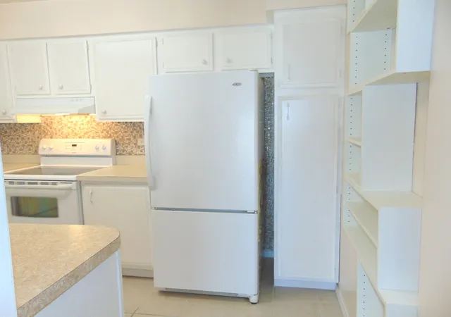 Photo 3 of Condo for sale at 250 Ridge Ave #3D, Evanston, IL 60202 | MLS# 12784798 | Listing updated on 2026-10-29