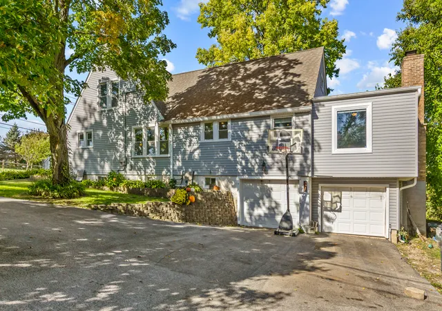 Photo 4 of Single family home for sale at 2408 A State Route 31 Hwy, Oswego, IL 60543 | MLS# 12784800 | Listing updated on 2026-10-21