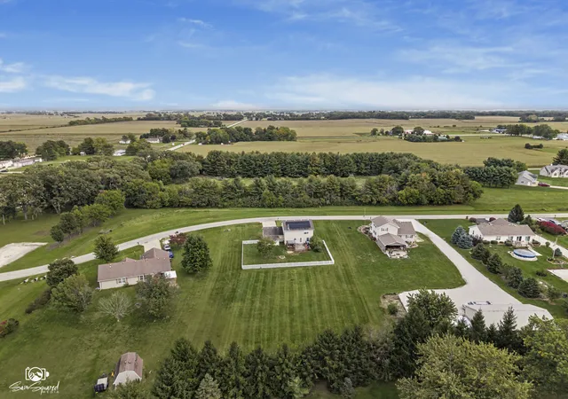 Photo 3 of Single family home for sale at 3578 Miracle Dr, Saint Anne, IL 60964 | MLS# 12784805 | Listing updated on 2026-10-14