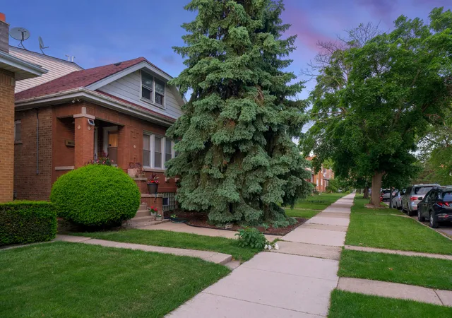 Photo 3 of Single family home for sale at 5438 W Melrose St, Chicago, IL 60641 | MLS# 12784810 | Listing updated on 2026-10-19