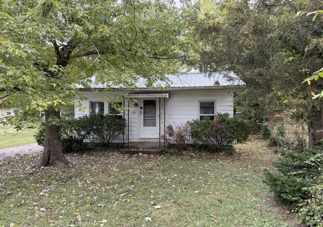 Photo 1 of Sale Pending at 715 N James St, Carbondale, IL 62901 | MLS# 12784816 | Listing updated on 2026-10-20