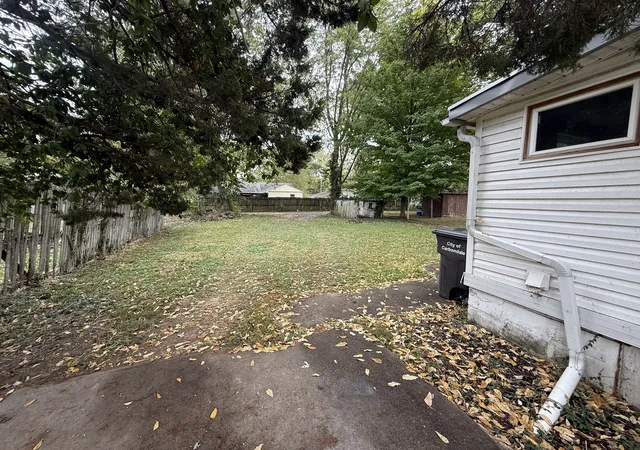 Photo 3 of Sale Pending at 715 N James St, Carbondale, IL 62901 | MLS# 12784816 | Listing updated on 2026-10-20