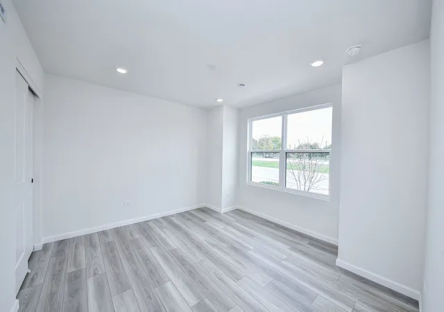 Photo 3 of Townhouse for sale at 1708 Espacio Dr #3004, Naperville, IL 60563 | MLS# 12784820 | Listing updated on 2026-10-22