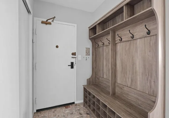 Photo 3 of Condo for sale at 3900 N Lake Shore Dr #17F, Chicago, IL 60613 | MLS# 12784831 | Listing updated on 2026-10-21