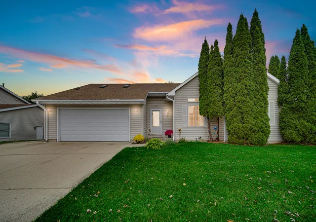 Photo 1 of Single family home for sale at 3423 Turnberry Dr, Mc Henry, IL 60050 | MLS# 12784845 | Listing updated on 2026-10-28