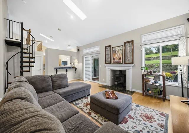 Photo 4 of Single family home for sale at 3423 Turnberry Dr, Mc Henry, IL 60050 | MLS# 12784845 | Listing updated on 2026-10-22