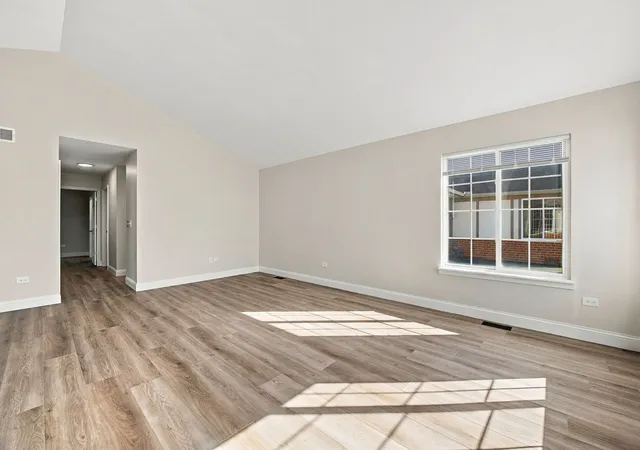 Listing Photo 3 - Condo for sale in building located at 1684 Willow Cir Dr, Crest Hill, IL 60403 - Unit #1684
