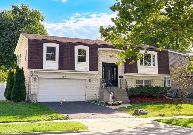 Photo 1 of Single family home for sale at 115 W King George Ct, Palatine, IL 60067 | MLS# 12784895 | Listing updated on 2026-10-21