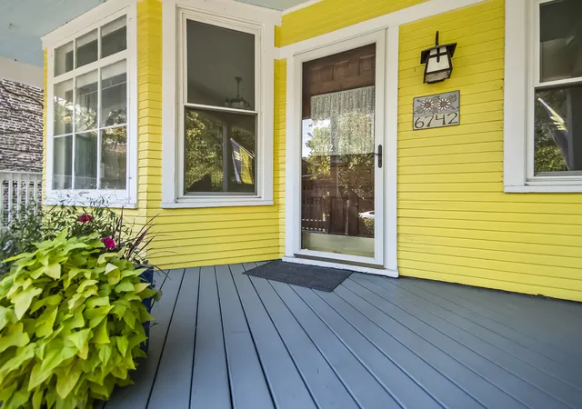 Photo 3 of Single family home for sale at 6742 N Glenwood Ave, Chicago, IL 60626 | MLS# 12784896 | Listing updated on 2026-10-23