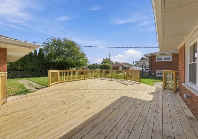 Photo 3 of Single family home for sale at 10029 Kedvale Ave, Oak Lawn, IL 60453 | MLS# 12784902 | Listing updated on 2026-10-22
